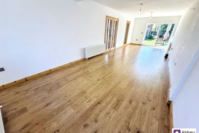 39 Wessex Drive, Leicester photo 2