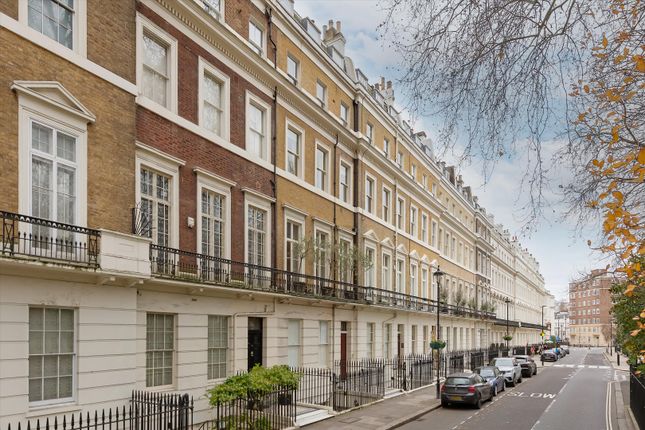 Flat for sale in Hyde Park Square, London W2