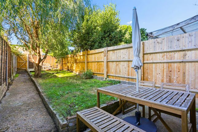 47, Benhill Road, Sutton photo 4