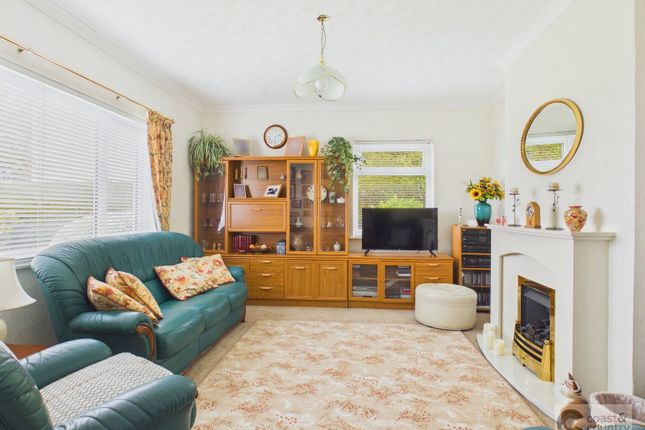 11, Roborough Gardens, Newton Abbot photo 2