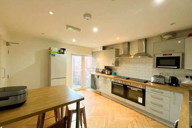 Room 2, 39 Mansfield Road, Doncaster photo 2