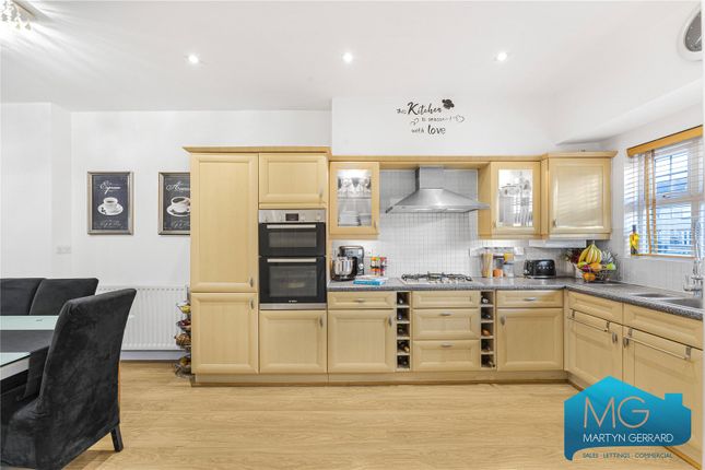 301, Osier Crescent, London photo 3