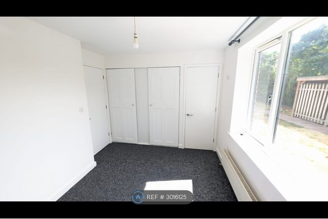 Flat, Mousehole Lane, Southampton photo 5