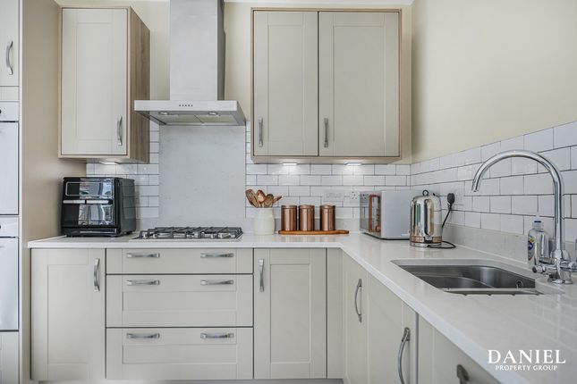 31, Bebington Drive, Basildon photo 4