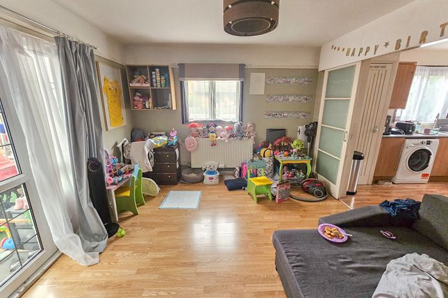 Terraced house to rent in Agnes Close, Beckton