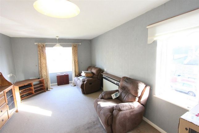 Flat for sale in Sunnybank, South Norwood