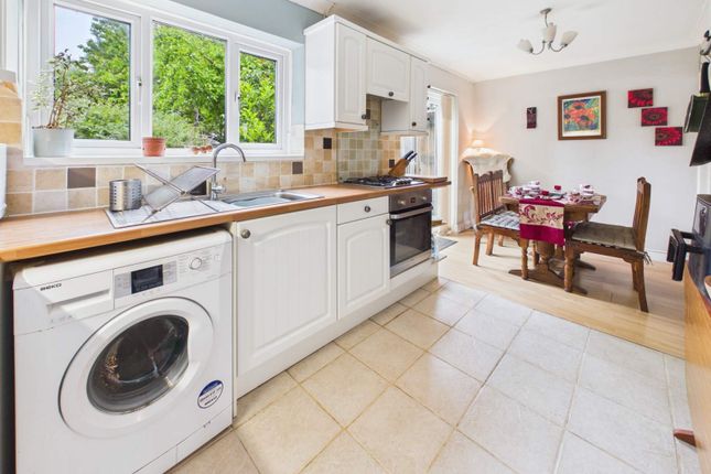 25, Gilwern Crescent, Cardiff photo 3