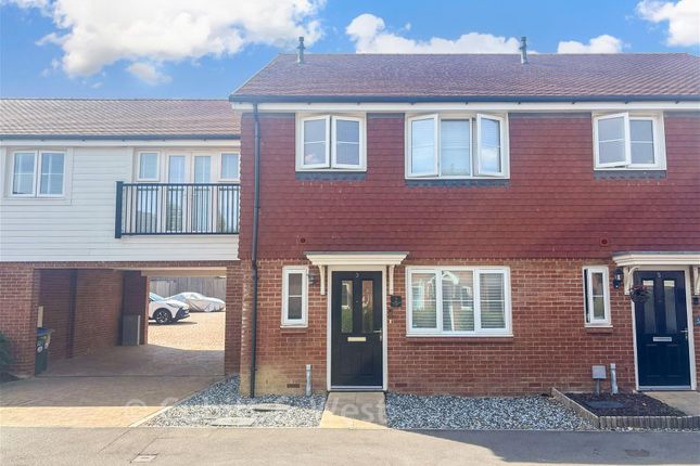 3-bed terraced on 3, Brewers Way, Faygate, £425,000