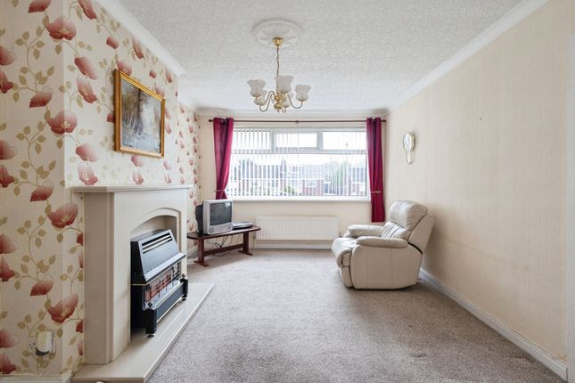 13, Rydal Close, Denton photo 4