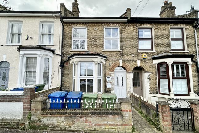 Thumbnail Flat to rent in Hollydale Road, Peckham