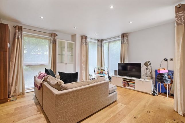 Flat for sale in Douglas Close, Stanmore