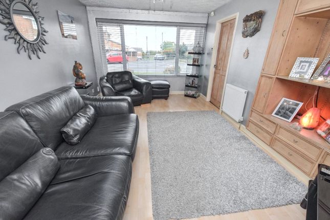 19, Green Hill Chase, West Yorkshire photo 2
