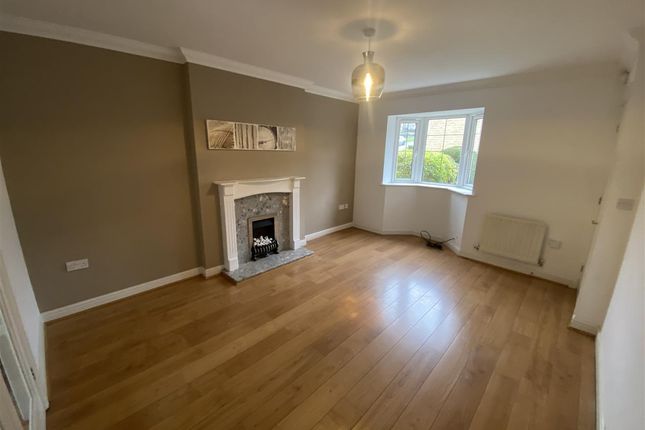 4, Branwell Court, Bradford photo 2