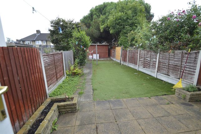 32, Rutland Gardens, Dagenham photo 2