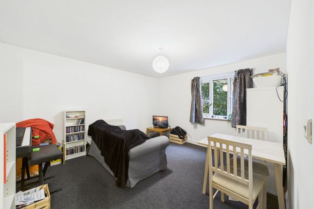 11 Avenue Gardens, Thetford photo 3