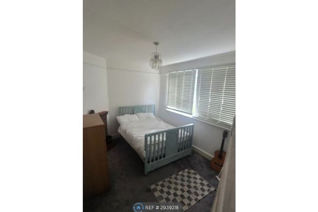 Woodcote Road, Wallington photo 2