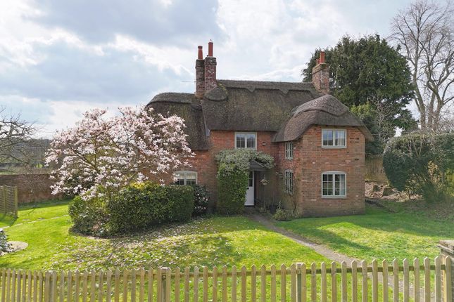Thumbnail Cottage for sale in Beaulieu Road, Lyndhurst
