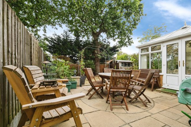 4, Catherine Close, Essex photo 3
