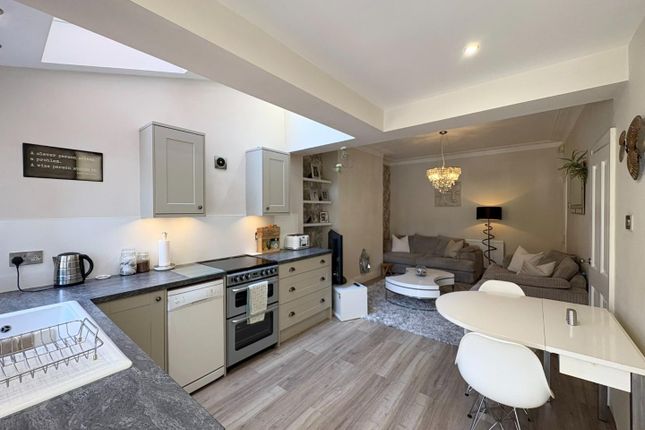 8, Cleveleys Avenue, Chorlton photo 2