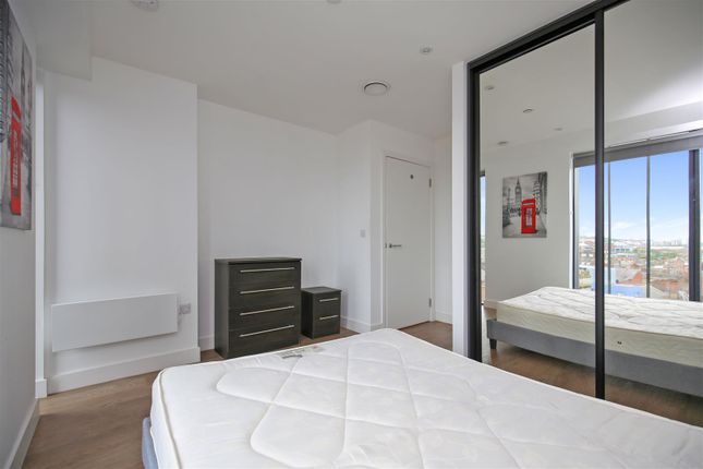 Flat for sale in Hadrian's Tower, City Centre, Newcastle Upon Tyne