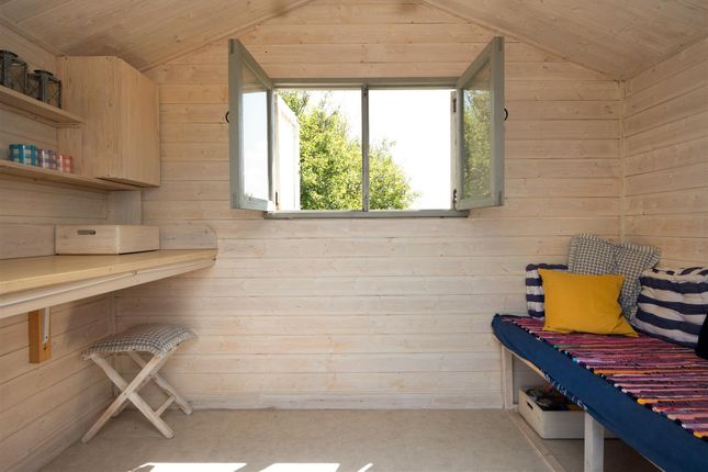 Beach Hut 33,, West Beach, Whitstable photo 5