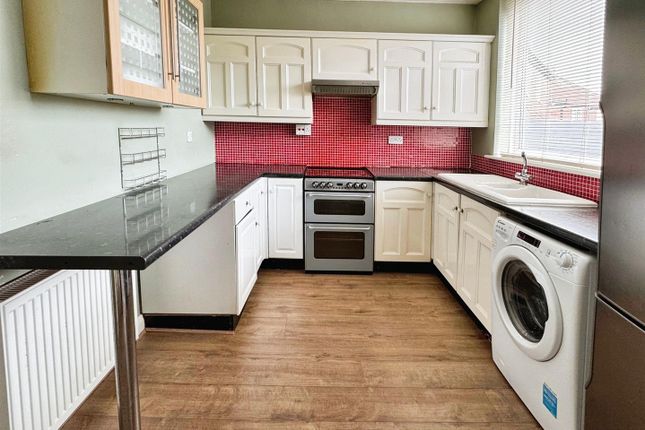 15, Chestnut Grove, Roddymoor, Crook photo 4
