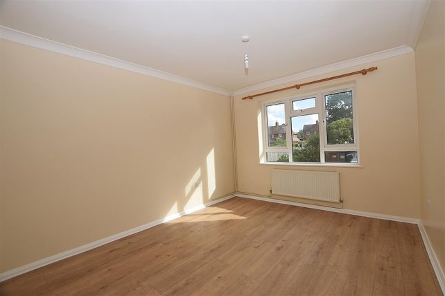 1B, Pelham Close, Pevensey photo 4