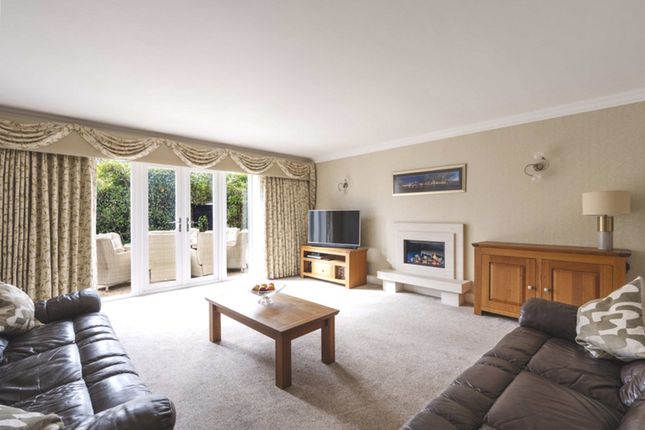 140, Hall Lane, Upminster photo 4