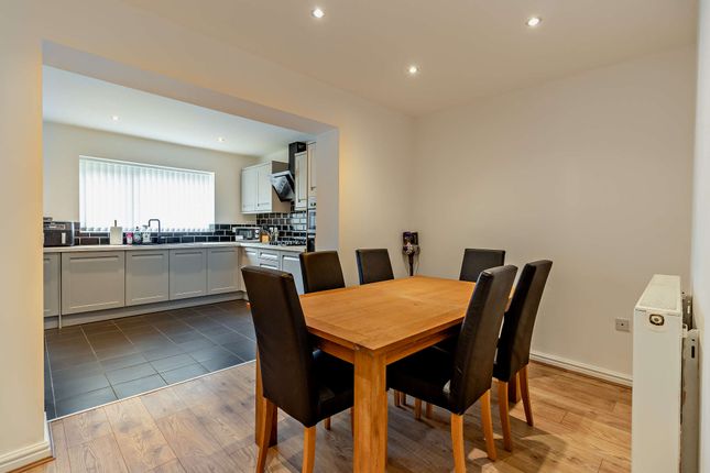37, Foxland Avenue, Mexborough photo 4