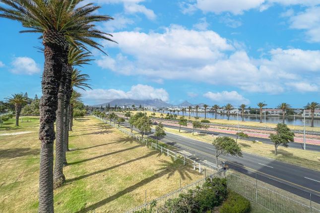 Thumbnail Apartment for sale in Knysna Rd (c), Milnerton, South Africa