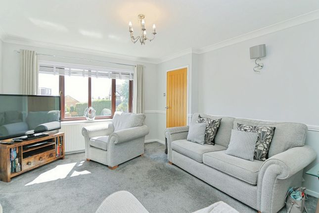 2, Regency Park Road, Pudsey photo 3