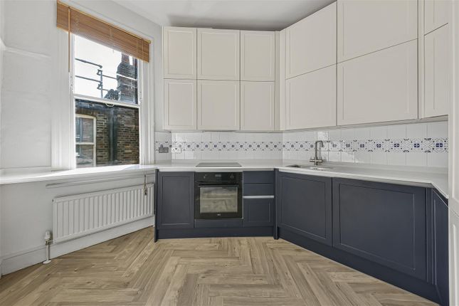 Flat 31, Harvard Court, Honeybourne Road, London photo 4
