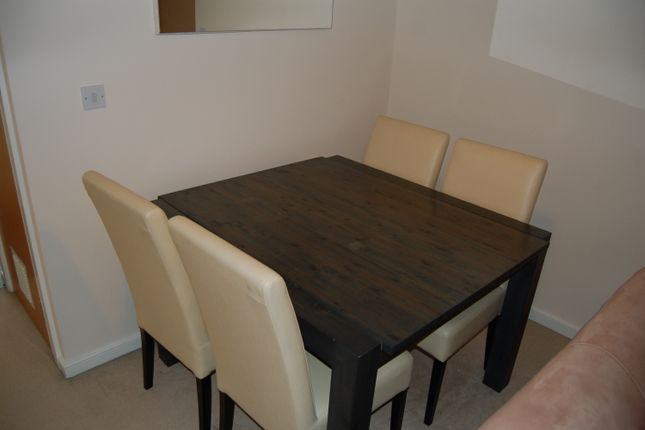 17, Sunningdale Court, Bolton photo 5