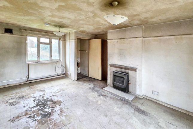 24 Falmouth Place, Five Oak Green photo 4