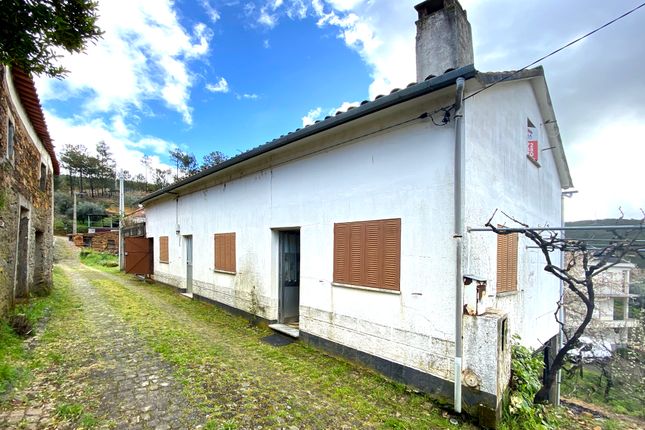 Thumbnail Terraced house for sale in Oledo, Oleiros, Castelo Branco, Central Portugal