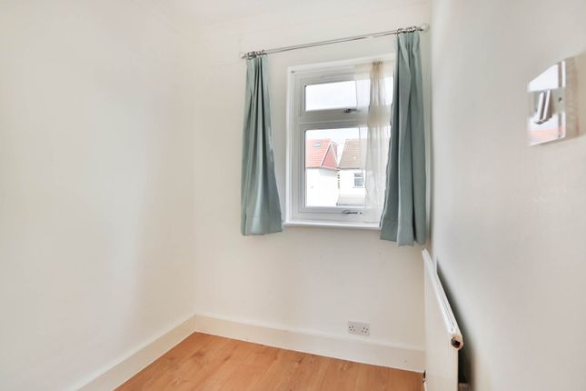 End terrace house for sale in Queens Road, New Malden