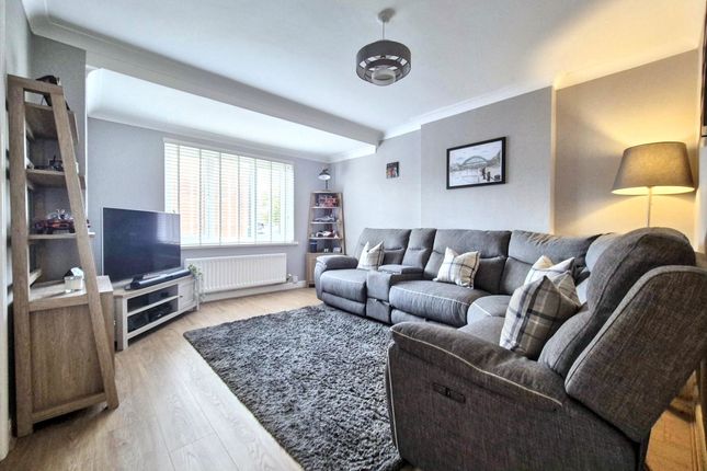 2, Beechwood Close, Jarrow photo 2