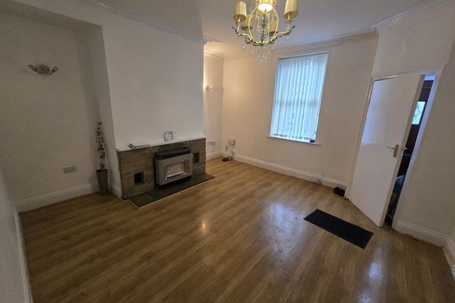 85 Beldon Road, Bradford photo 2