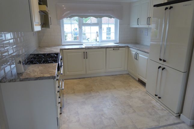 21, The Hermitage, Herschel Grange, Warfield, Bracknell, Berkshire photo 2