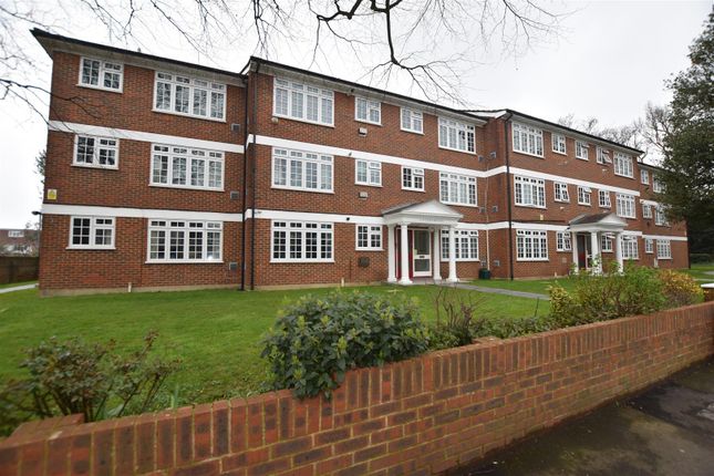 Thumbnail Flat to rent in Copper Beeches, Witham Road, Isleworth