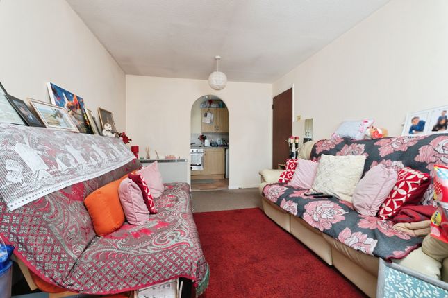 38, Westbury Close, Whyteleafe photo 4