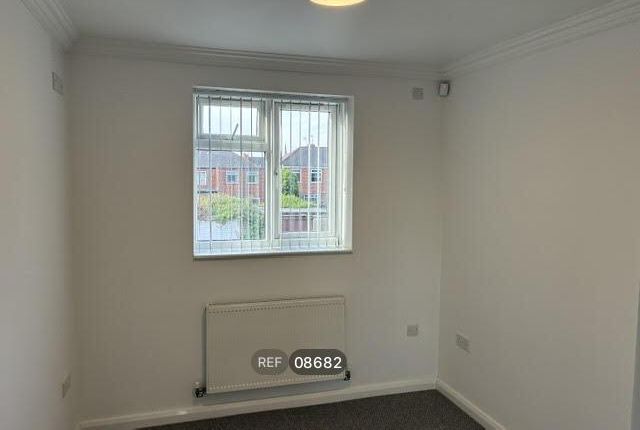 Northfield Avenue, Hessle photo 4