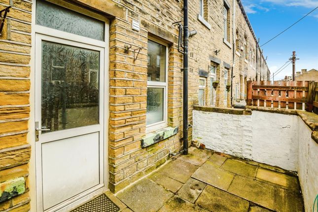 Terraced house for sale in Chestnut Street, Halifax
