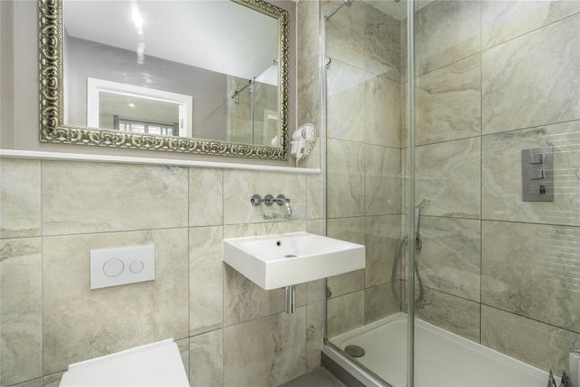 Flat for sale in Highbury Park, London