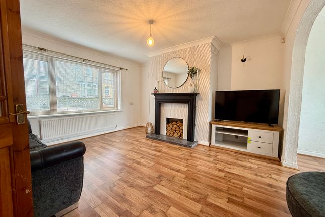 16b, Alexander Place, Abercanaid, Merthyr Tydfil photo 4