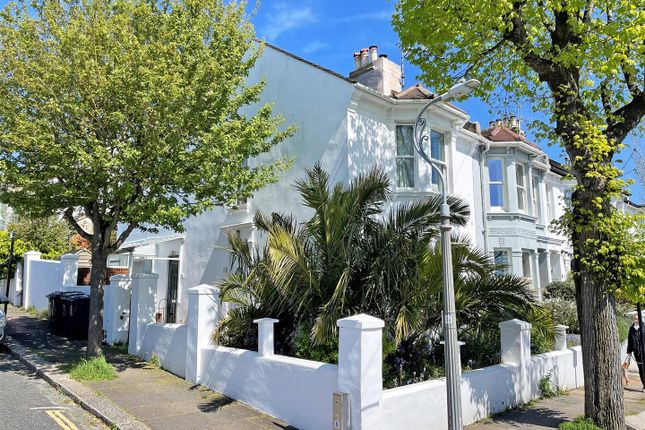 Thumbnail Flat for sale in Lucerne Road, Brighton