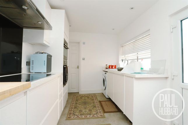 29, Alexandra Road, Lowestoft photo 4