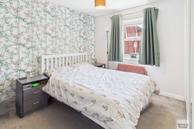 6 Clover Mead, Bognor Regis photo 4