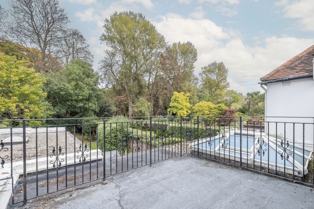 12-Staveley-Road-...