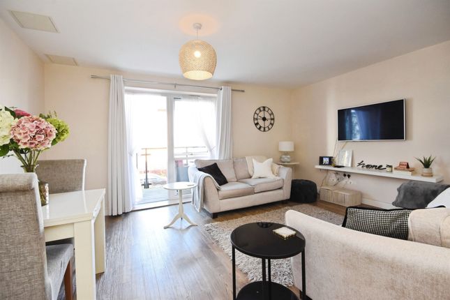 Flat 12, Primula Court, Safflower Lane, Romford photo 2
